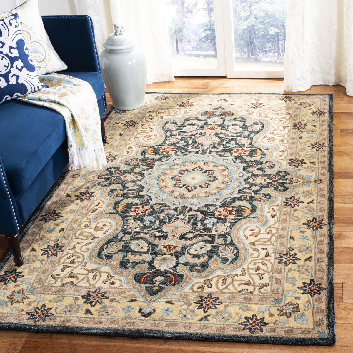 Safavieh Heritage 18A Rug, HG918A - Creme / Black