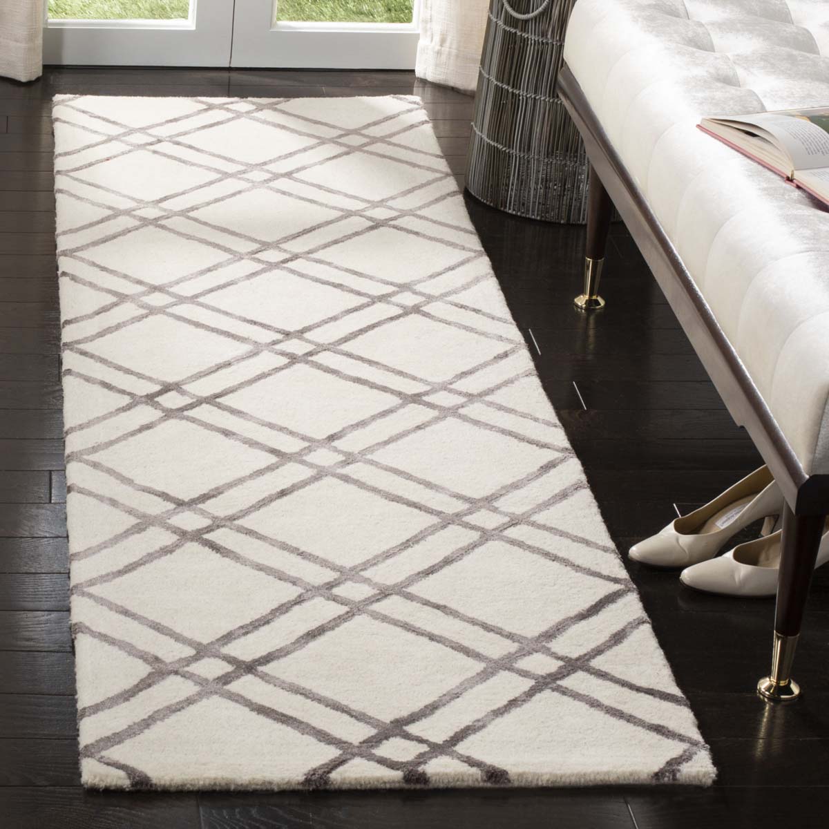 Safavieh Himalaya 901 Rug, HIM901 - Ivory / Dark Grey