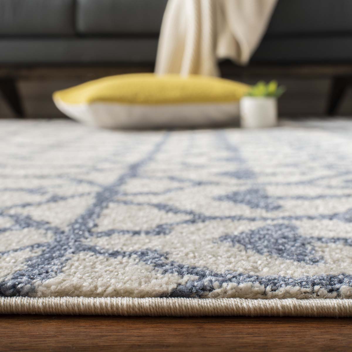 Safavieh Kasbah 100 173 Rug, KBH173 - Ivory / Blue