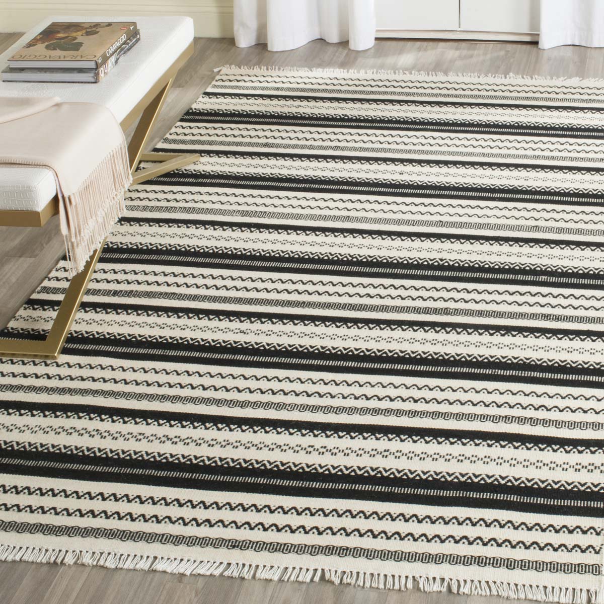 Safavieh Kilim 101 Rug, KLM101 - Ivory / Black