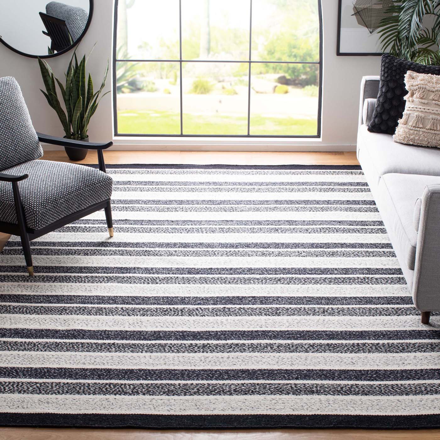 Safavieh Kilim 151 Rug, KLM151 - Black / Ivory