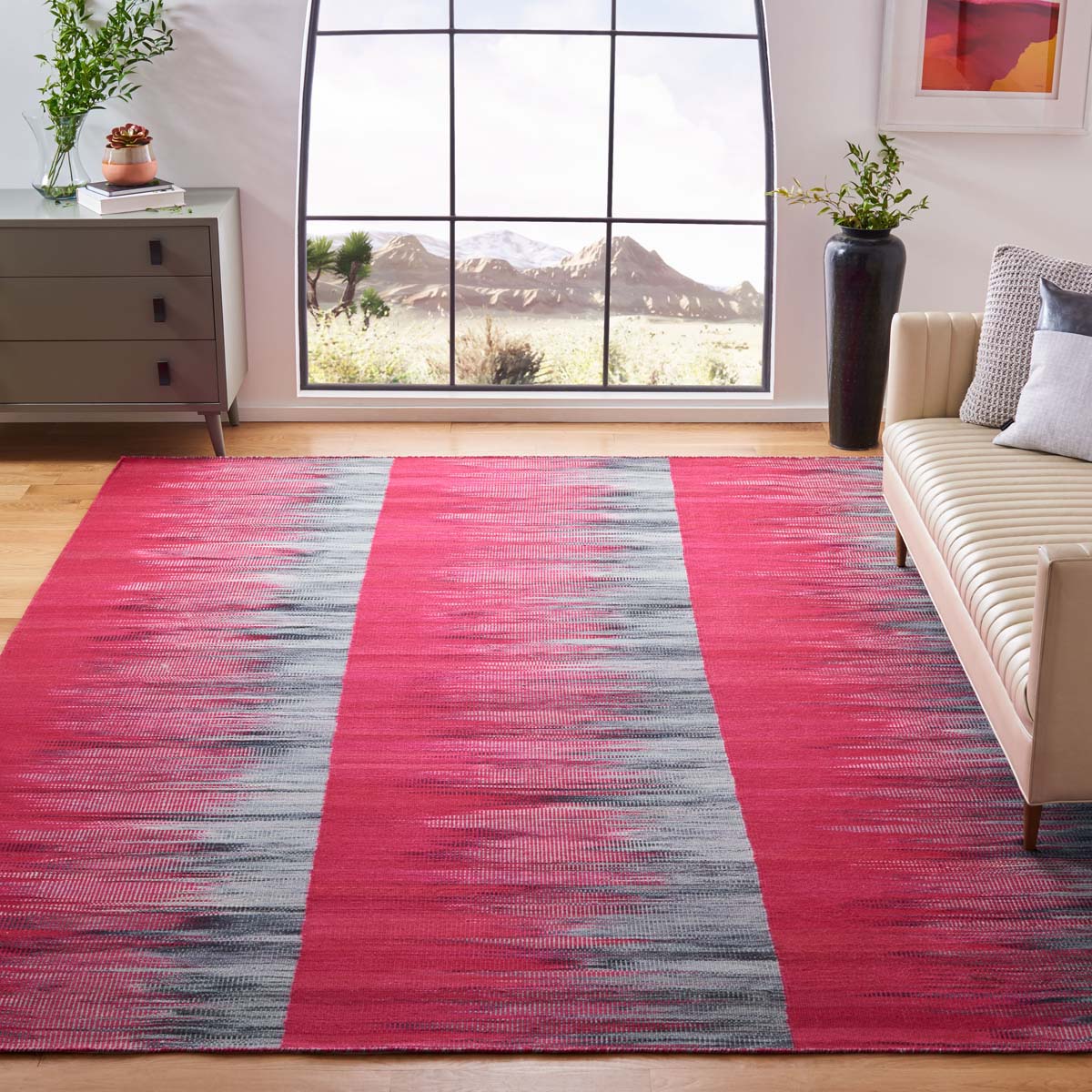 Safavieh Kilim 819 Rug, KLM819 - Fuchsia / Charcoal