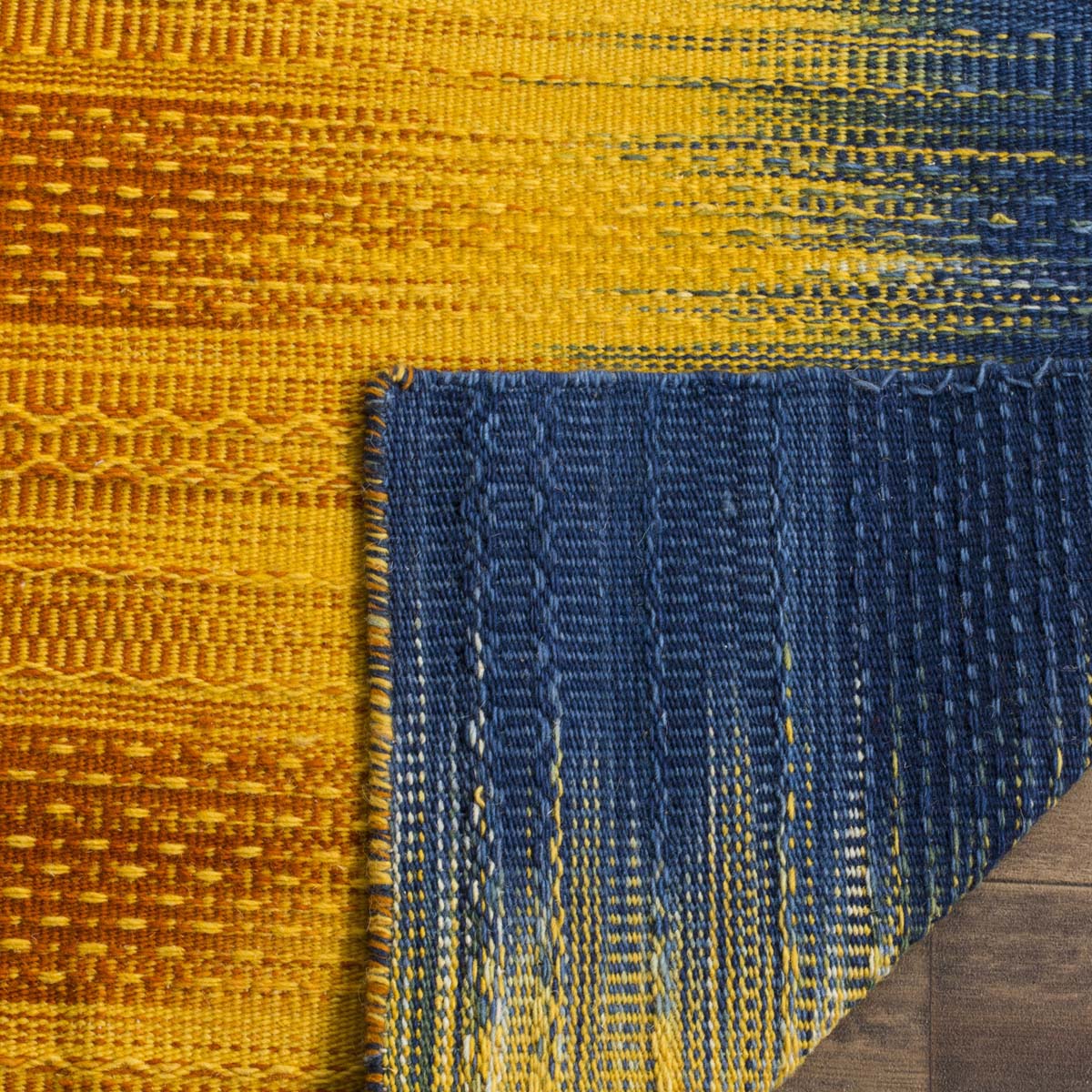 Safavieh Kilim 821 Rug, KLM821 - Dark Blue / Yellow