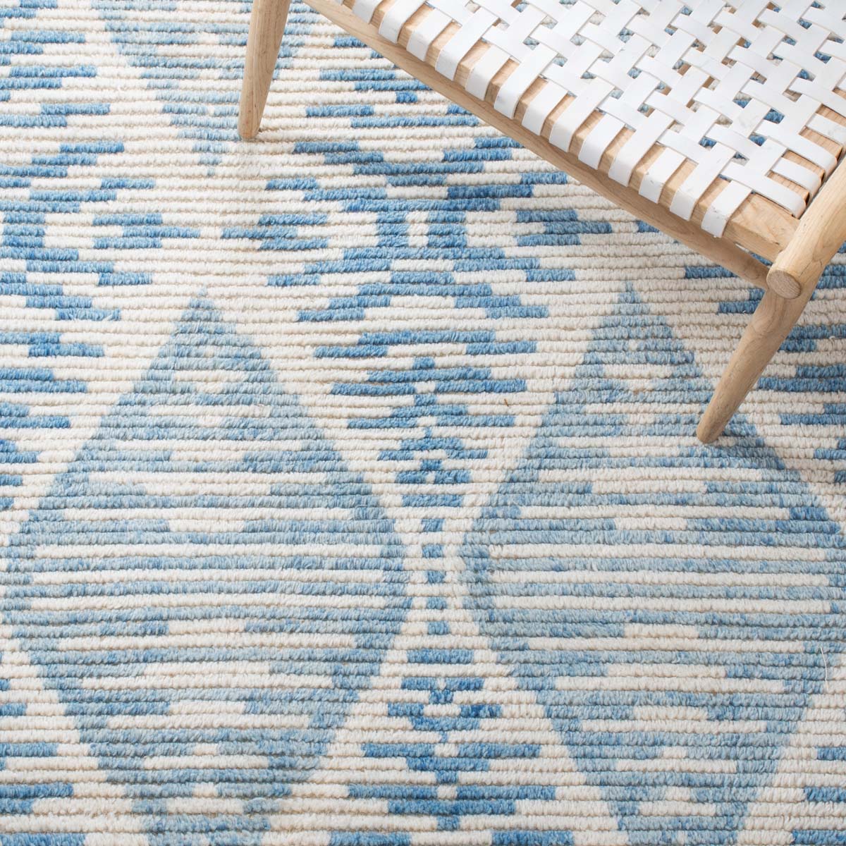 Safavieh Kenya 175 Rug, KNY175 - Light Blue / Ivory