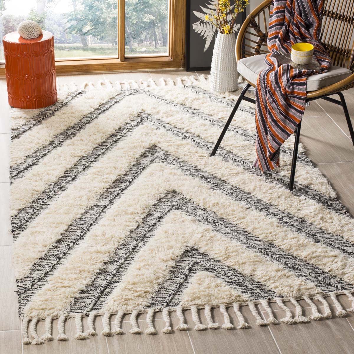 Safavieh Kenya 901 Rug, KNY901 - Black / Ivory