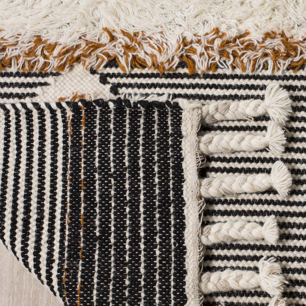 Safavieh Kenya 904 Rug, KNY904 - Ivory / Black