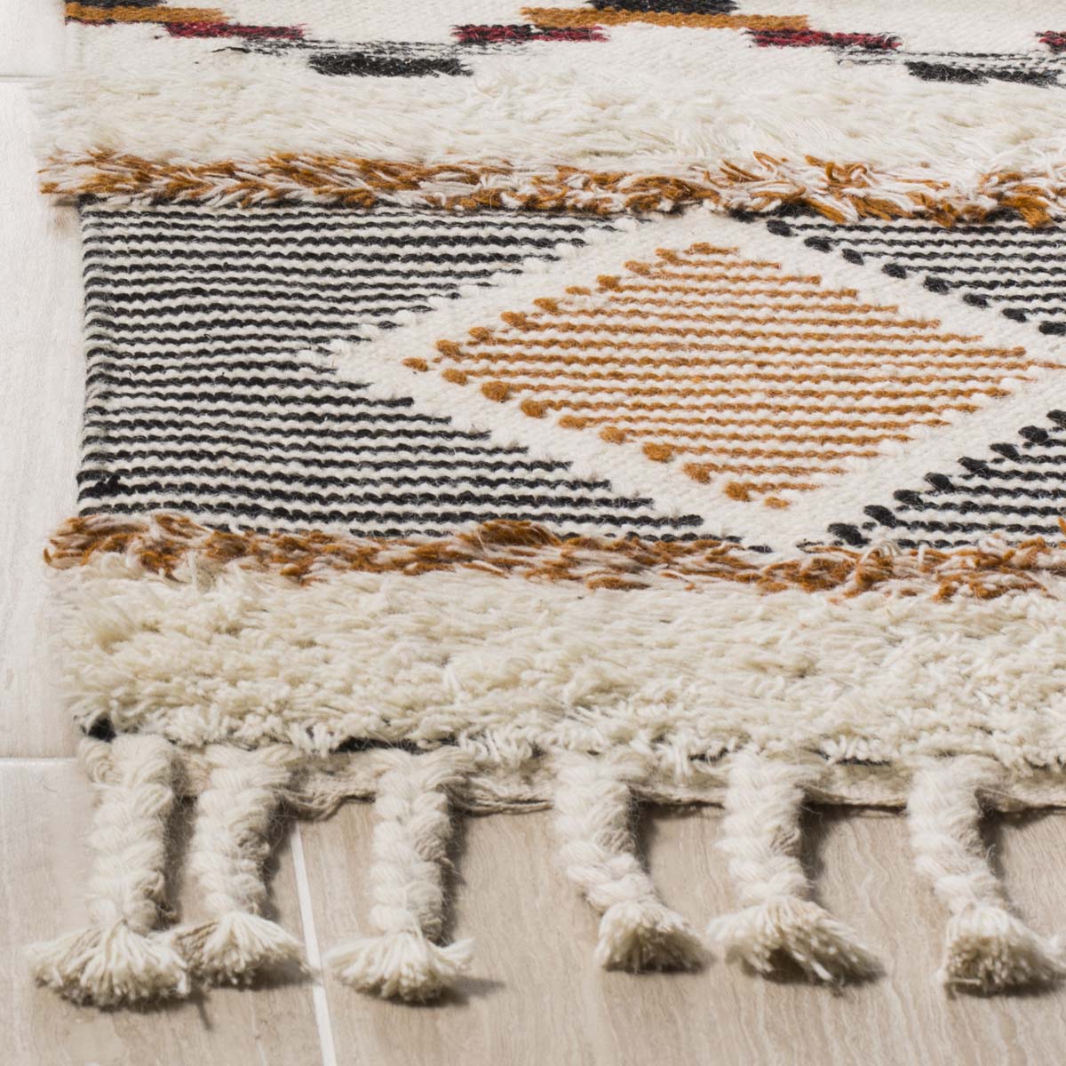 Safavieh Kenya 904 Rug, KNY904 - Ivory / Black