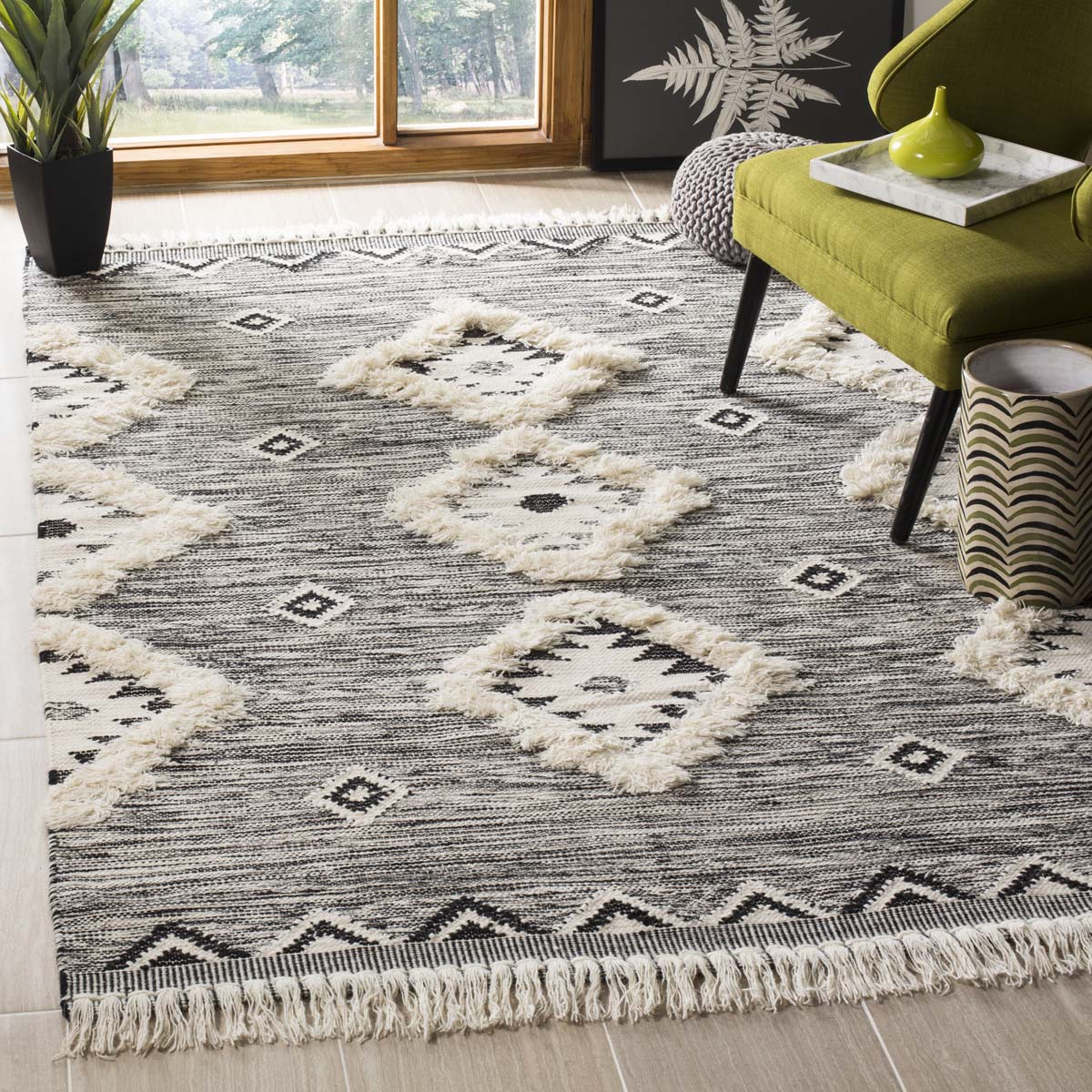 Safavieh Kenya 906 Rug, KNY906 - Black / Ivory