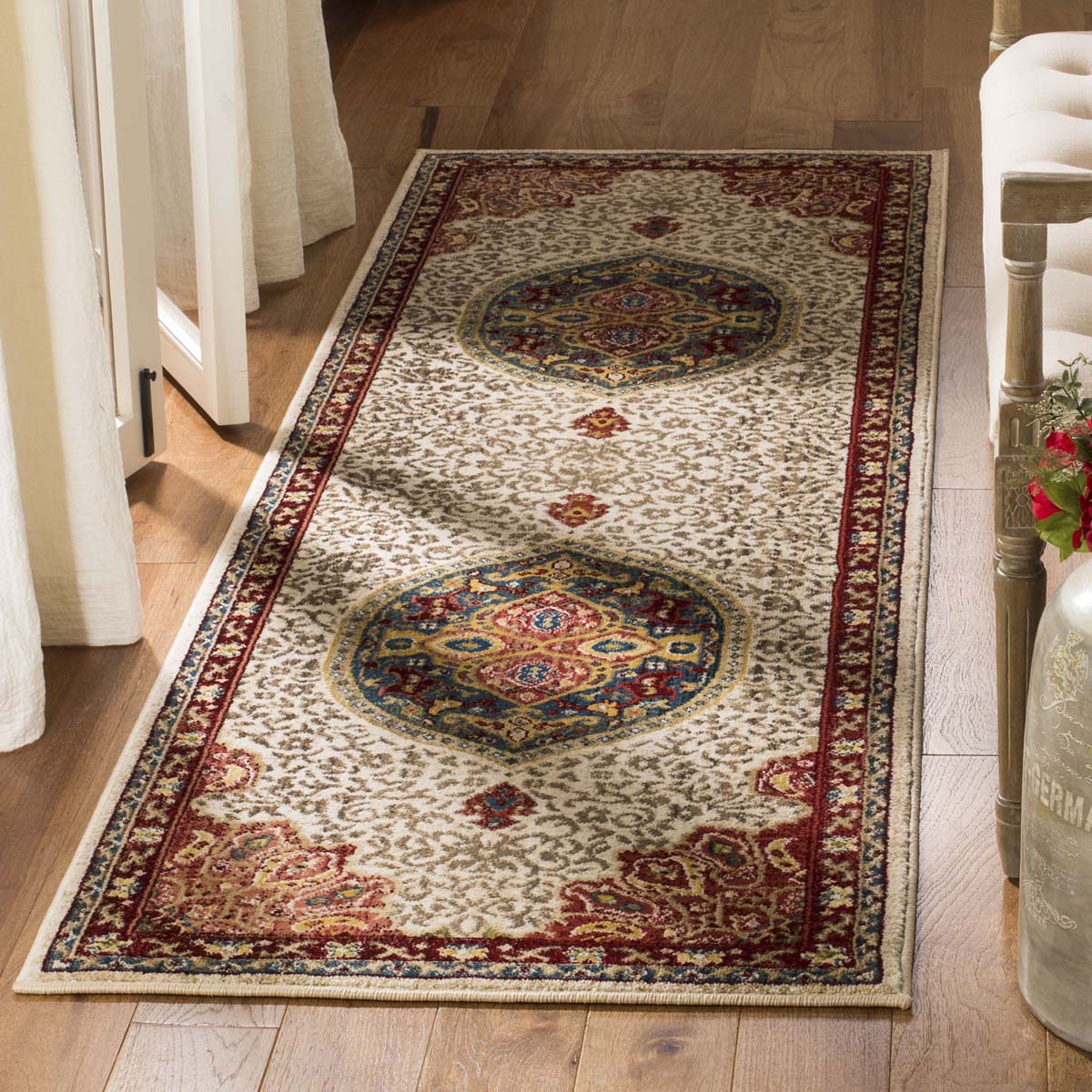 Safavieh Kashan 302 Rug, KSN302 - Ivory / Red