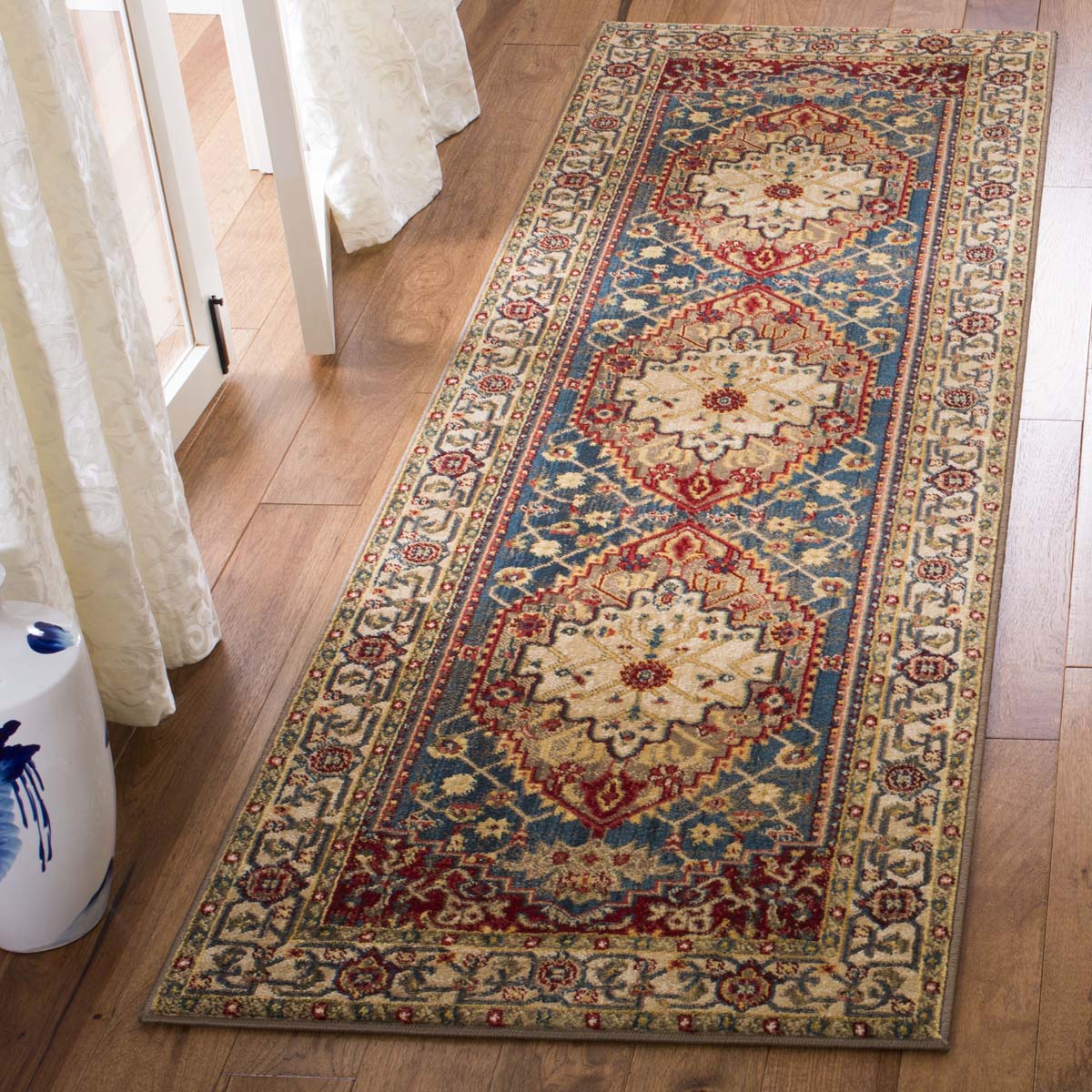 Safavieh Kashan 306 Rug, KSN306 - Ivory / Blue