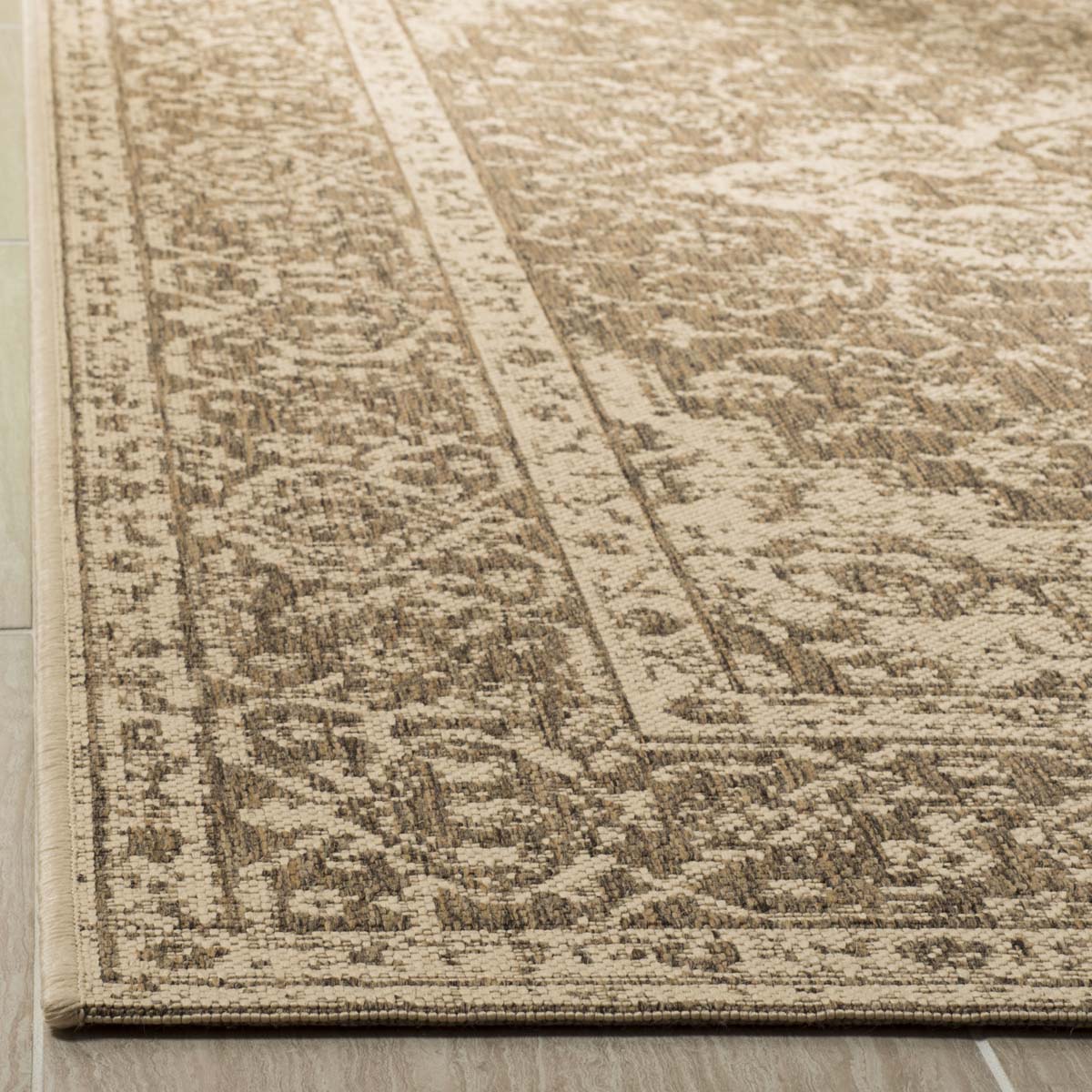 Safavieh Linden 100 137 Rug, LND137 - Beige / Cream