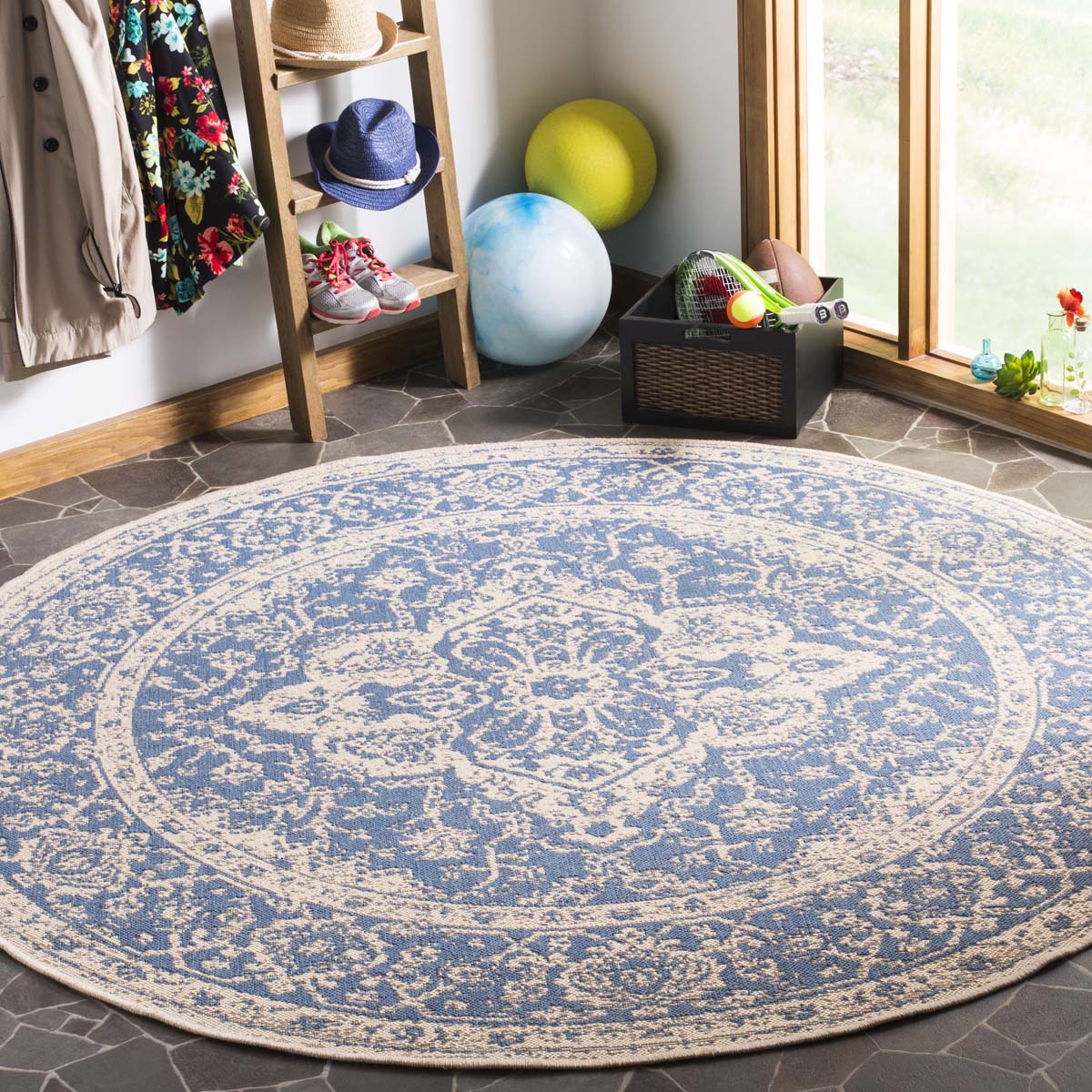 Safavieh Linden 100 137 Rug, LND137 - Blue / Creme