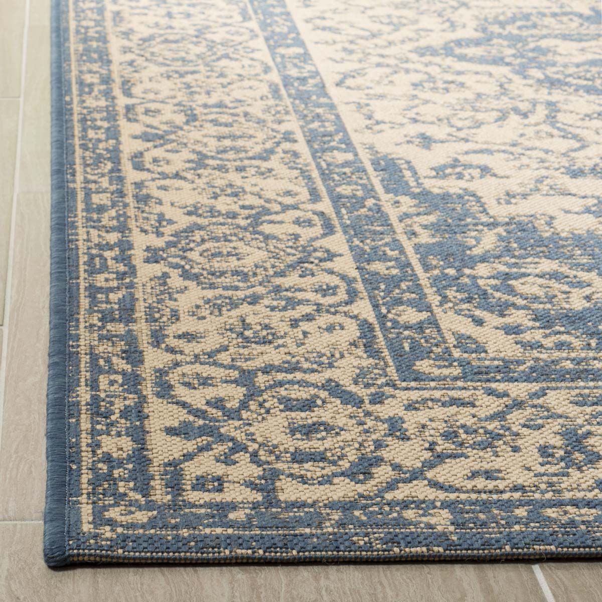 Safavieh Linden 100 137 Rug, LND137 - Cream / Blue