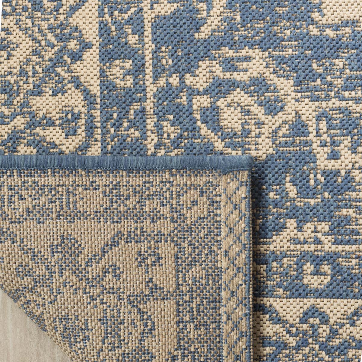 Safavieh Linden 100 137 Rug, LND137 - Cream / Blue