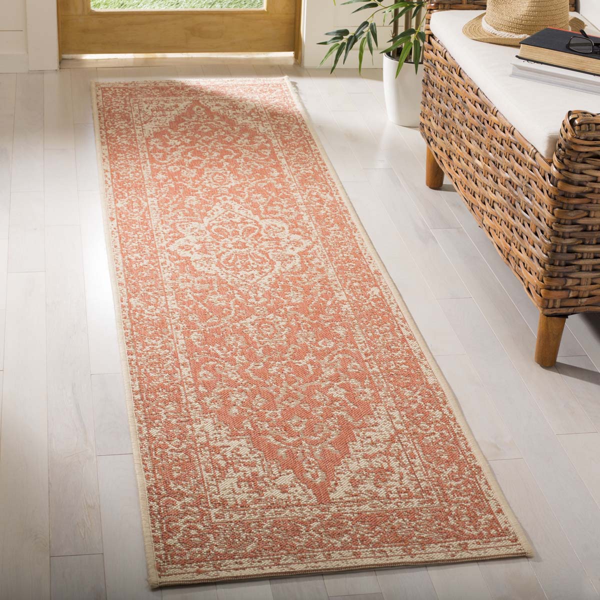 Safavieh Linden 100 137 Rug, LND137 - Rust / Creme