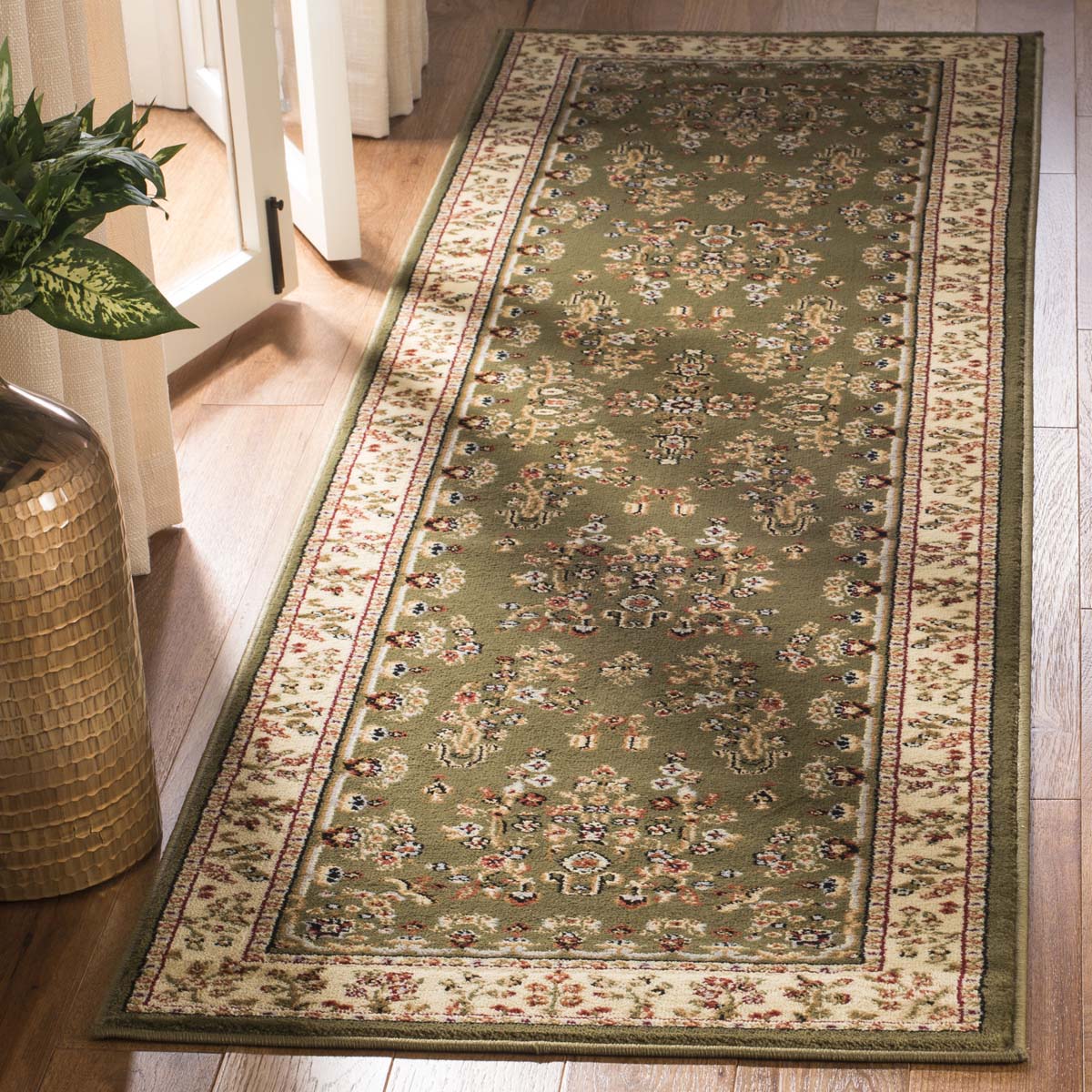 Safavieh Lyndhurst 331 Rug, LNH331 - Sage / Ivory