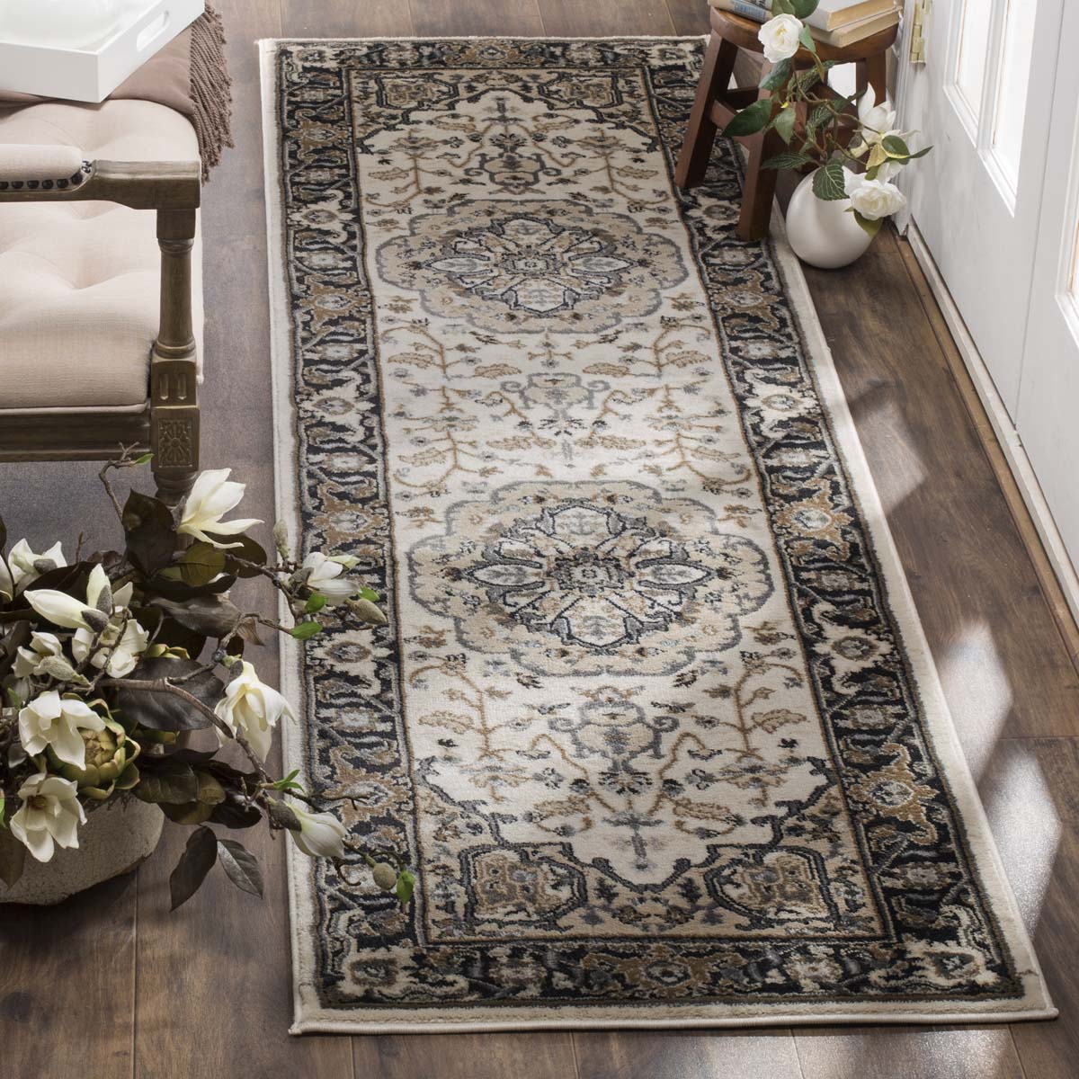 Safavieh Lyndhurst 334 Rug, LNH334 - Cream / Navy