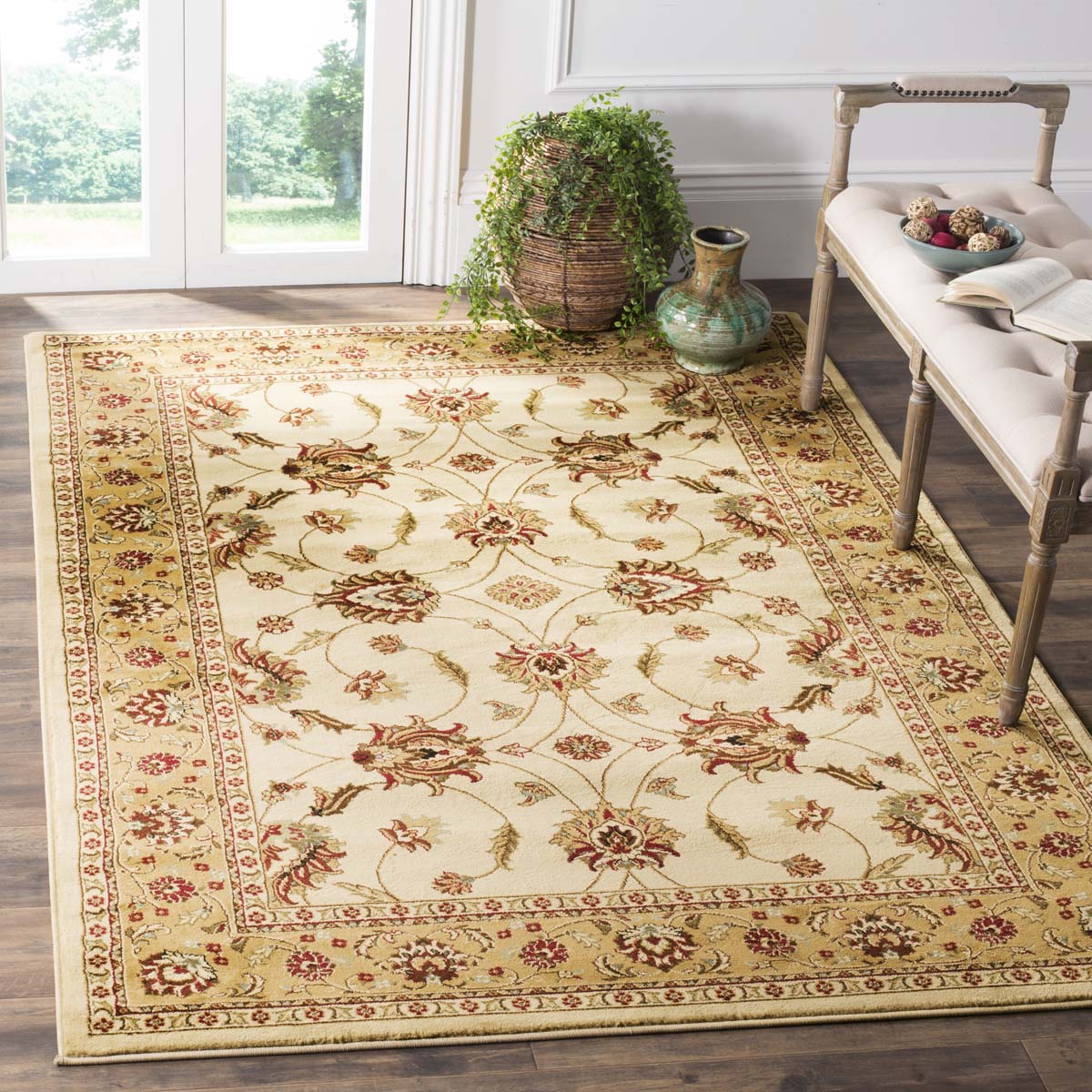 Safavieh Lyndhurst 553 Rug, LNH553 - Ivory / Beige