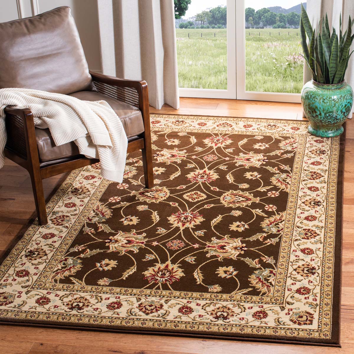 Safavieh Lyndhurst 553 Rug, LNH553 - Brown / Ivory