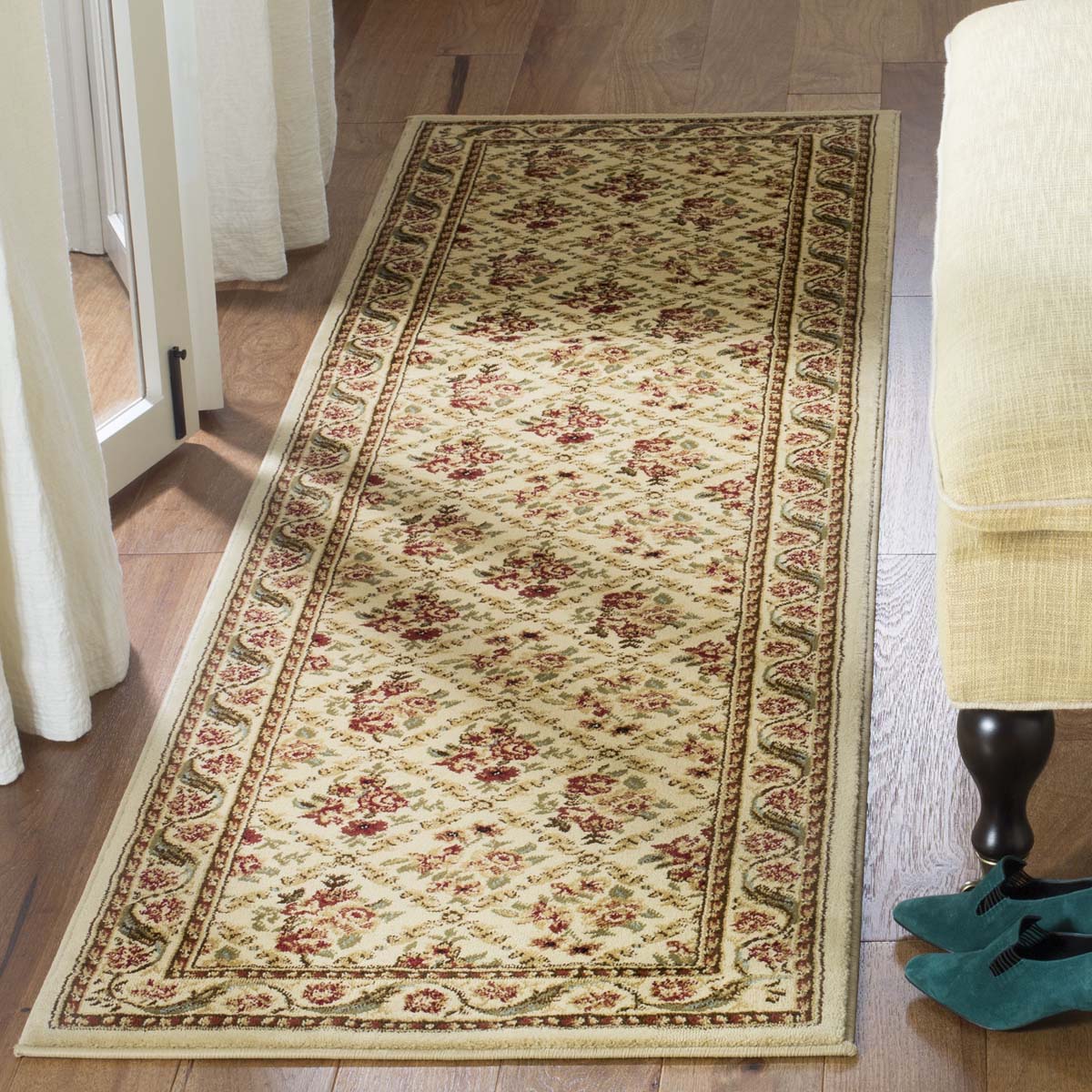 Safavieh Lyndhurst 556 Rug, LNH556 - Ivory / Ivory