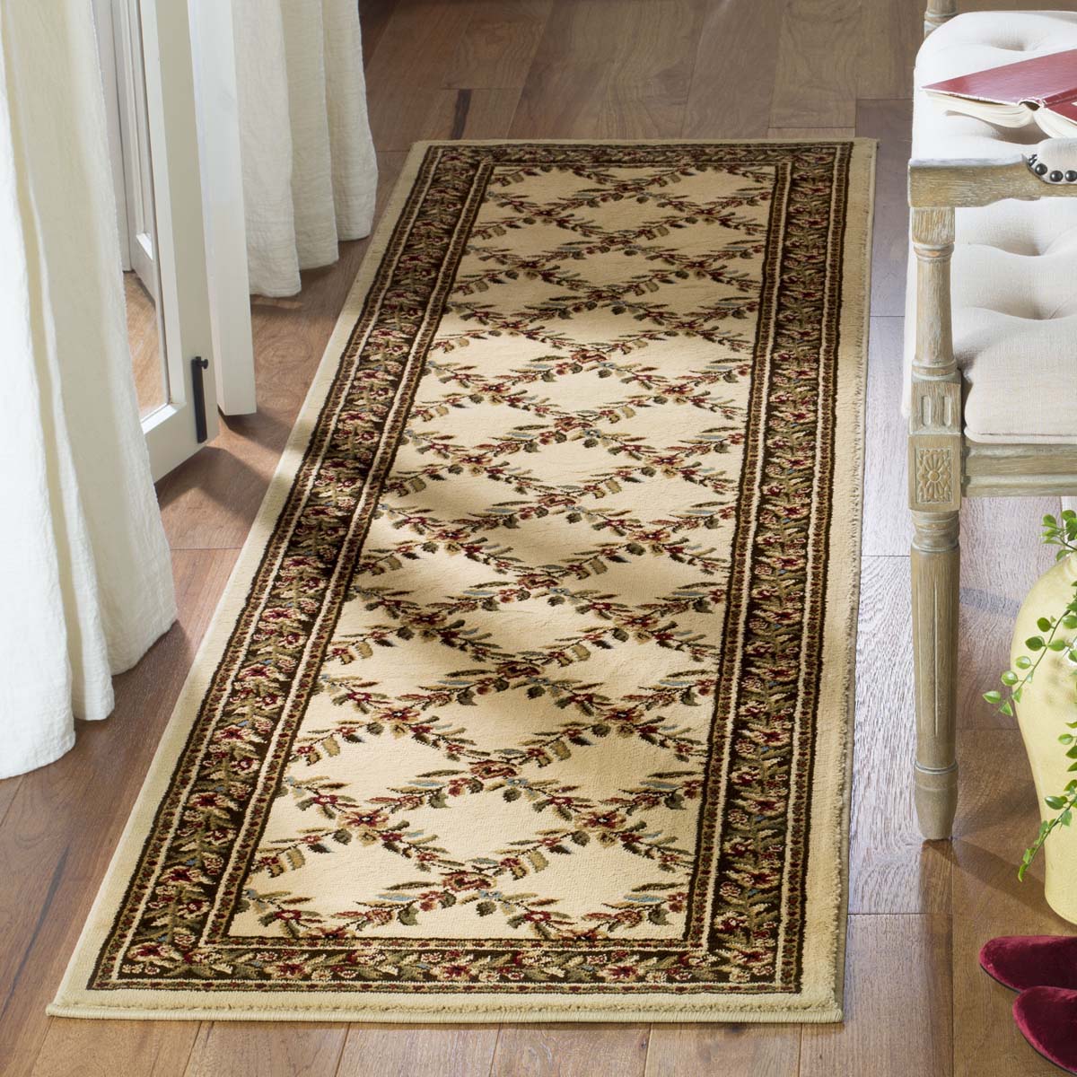 Safavieh Lyndhurst 557 Rug, LNH557 - Ivory / Brown