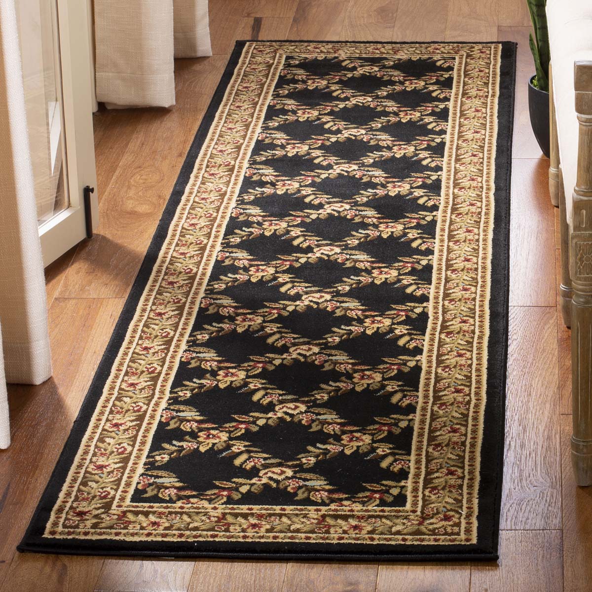 Safavieh Lyndhurst 557 Rug, LNH557 - Black / Brown