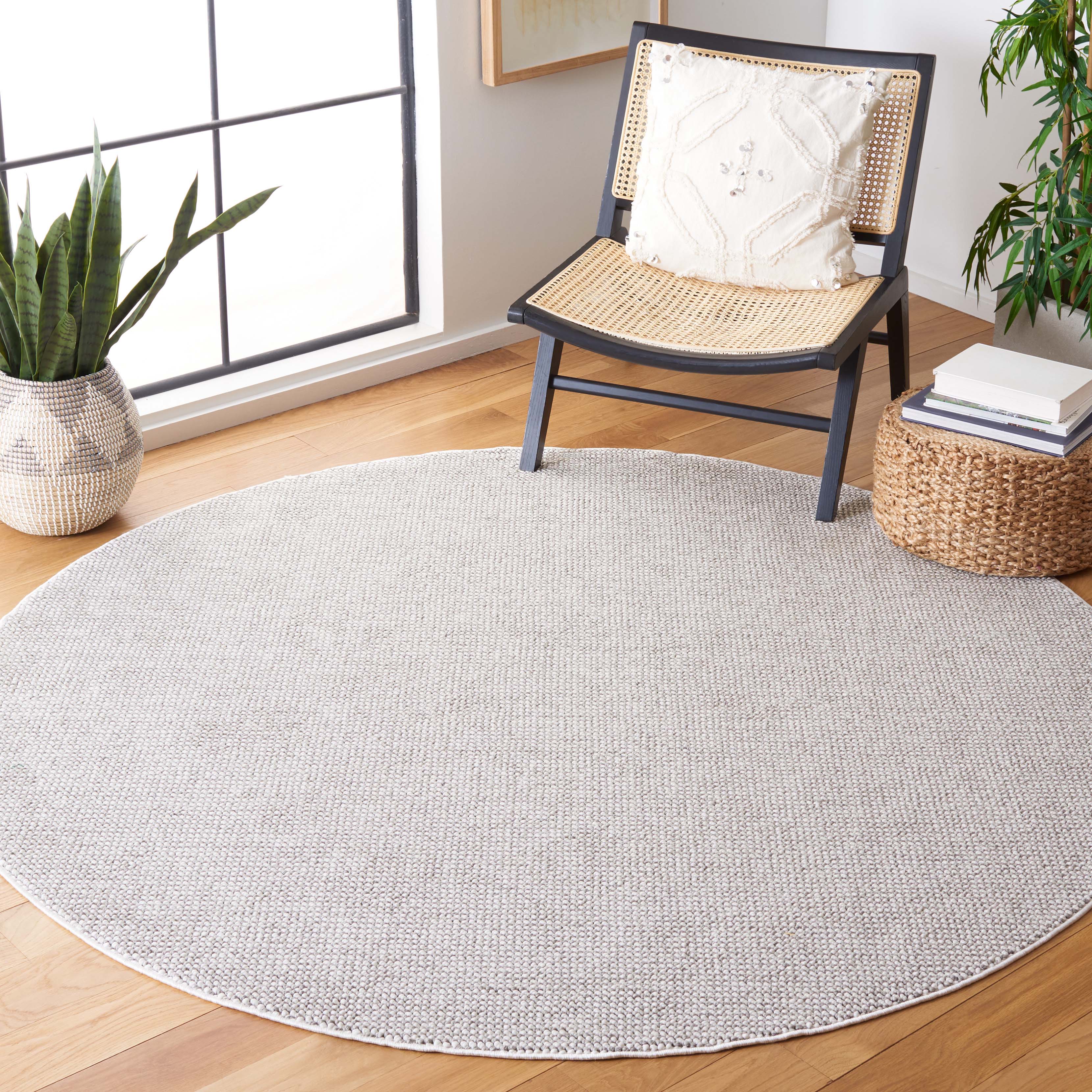 Safavieh Lotus 106 Rug, LOT106 - Light Grey / Ivory