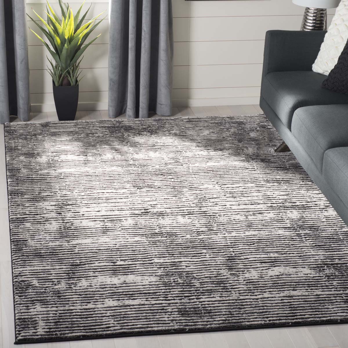 Safavieh Lurex 100 188 Rug, LUR188 - Black / Grey