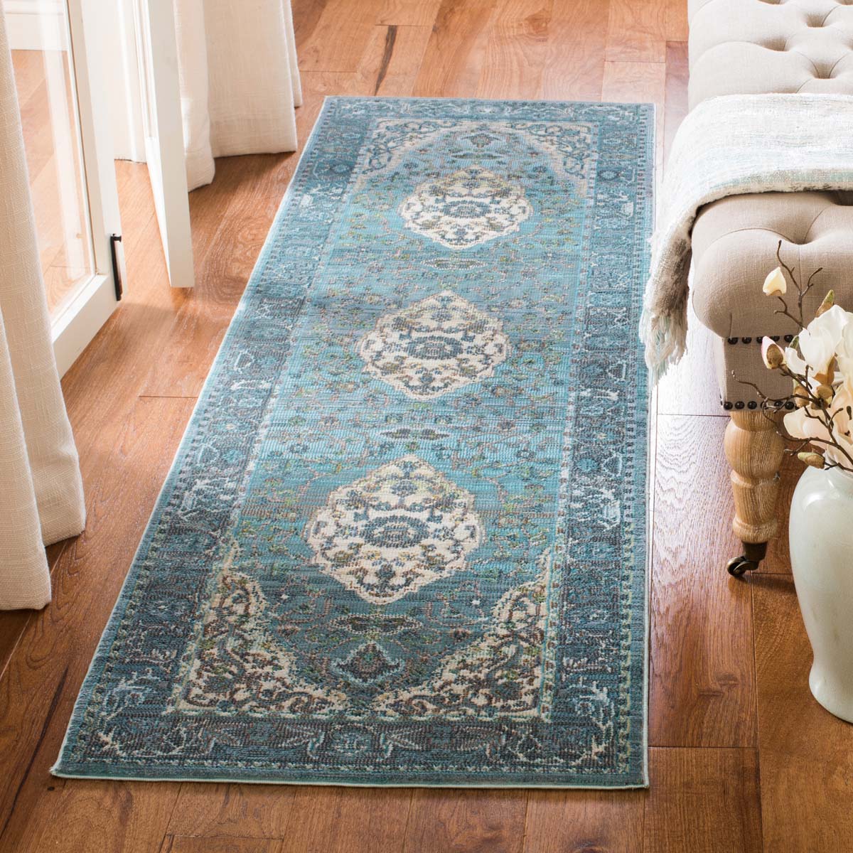 Safavieh Luxor 342 Rug, LUX342 - Turquoise / Beige