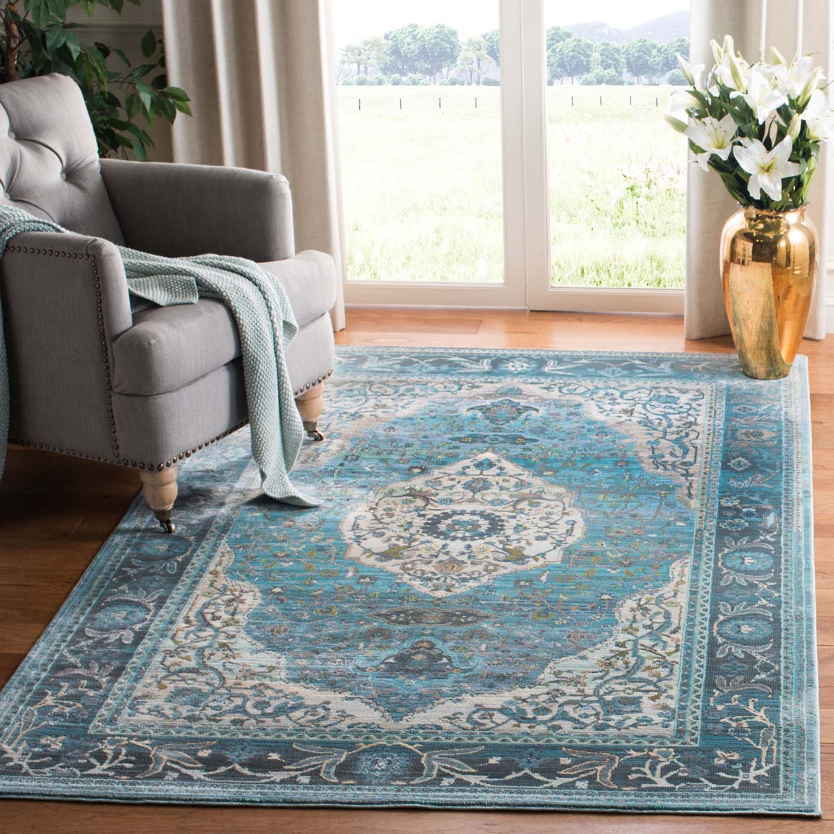 Safavieh Luxor 342 Rug, LUX342 - Turquoise / Beige