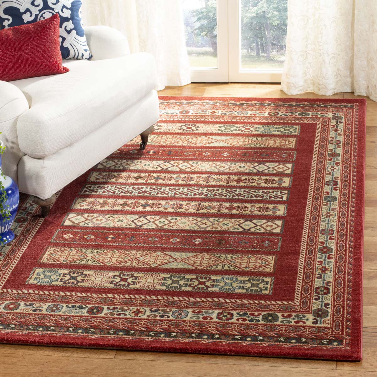 Safavieh Mahal 636 Rug, MAH636 - Red / Creme