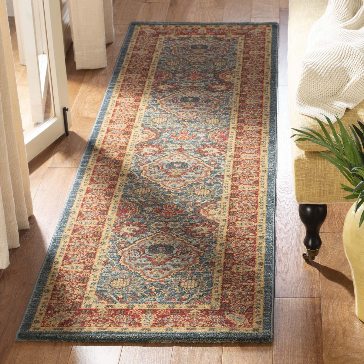 Safavieh Mahal 655 Rug, MAH655 - Navy / Red