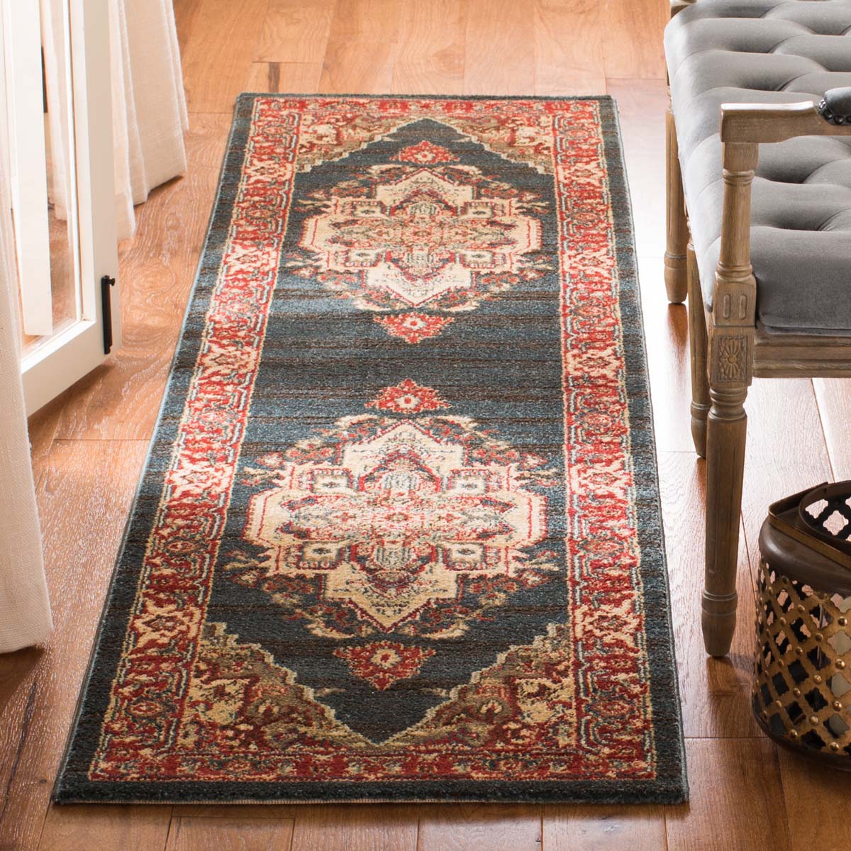 Safavieh Mahal 678 Rug, MAH678 - Navy / Red