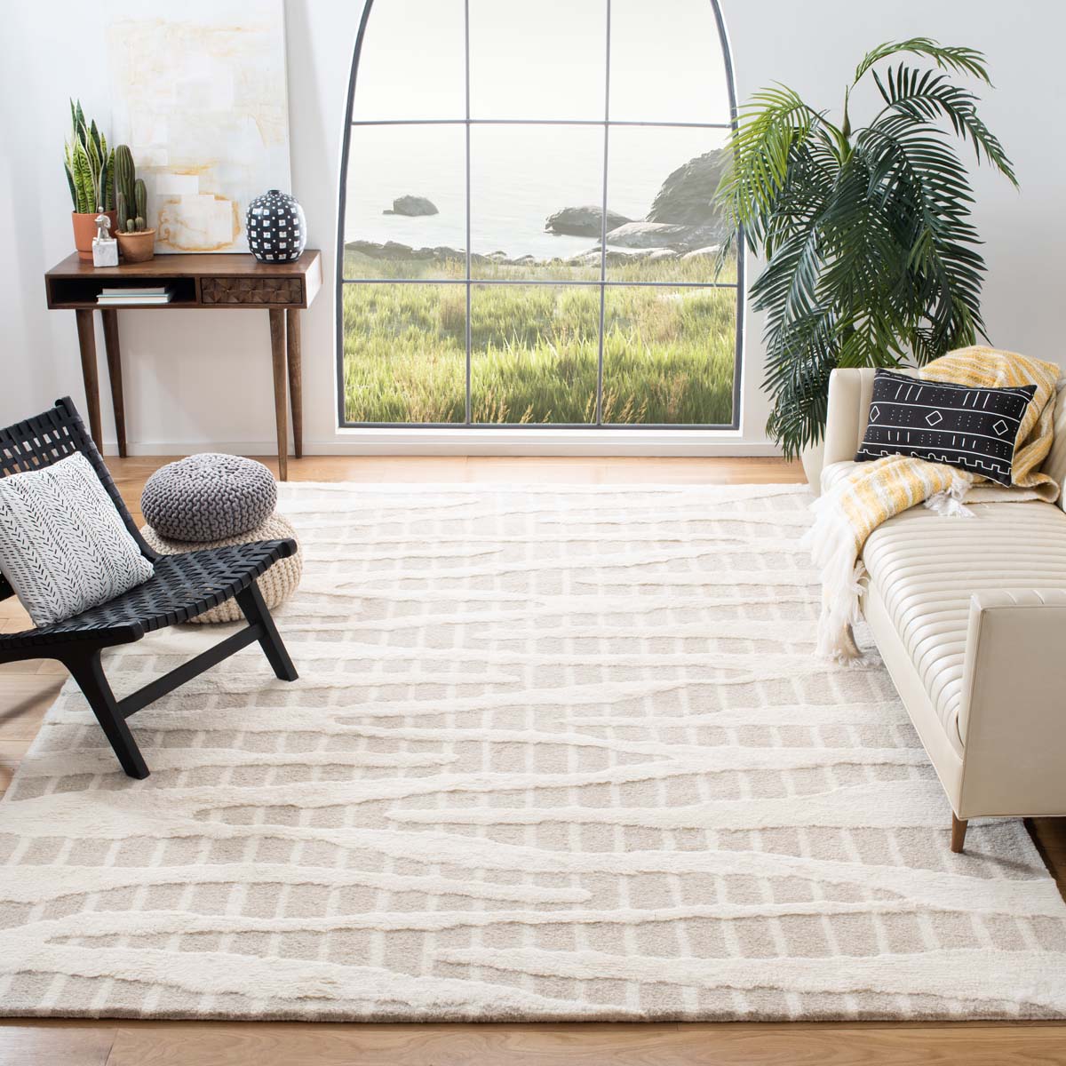 Safavieh Manhattan 159 Rug, MAN159 - Beige / Ivory