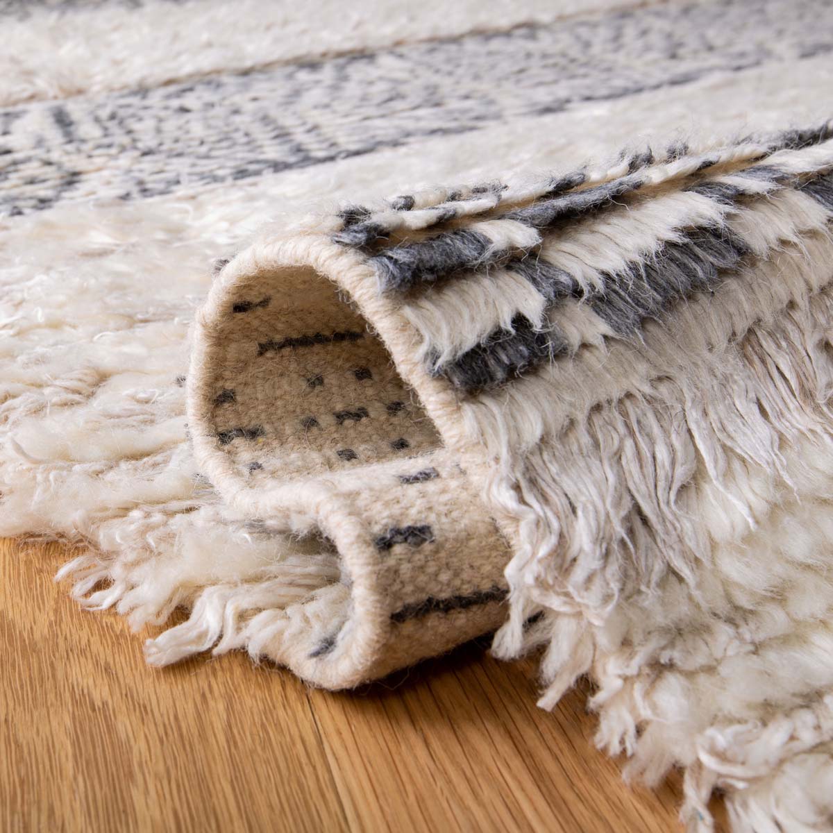 Safavieh Manhattan 467 Rug, MAN467 - Ivory / Grey