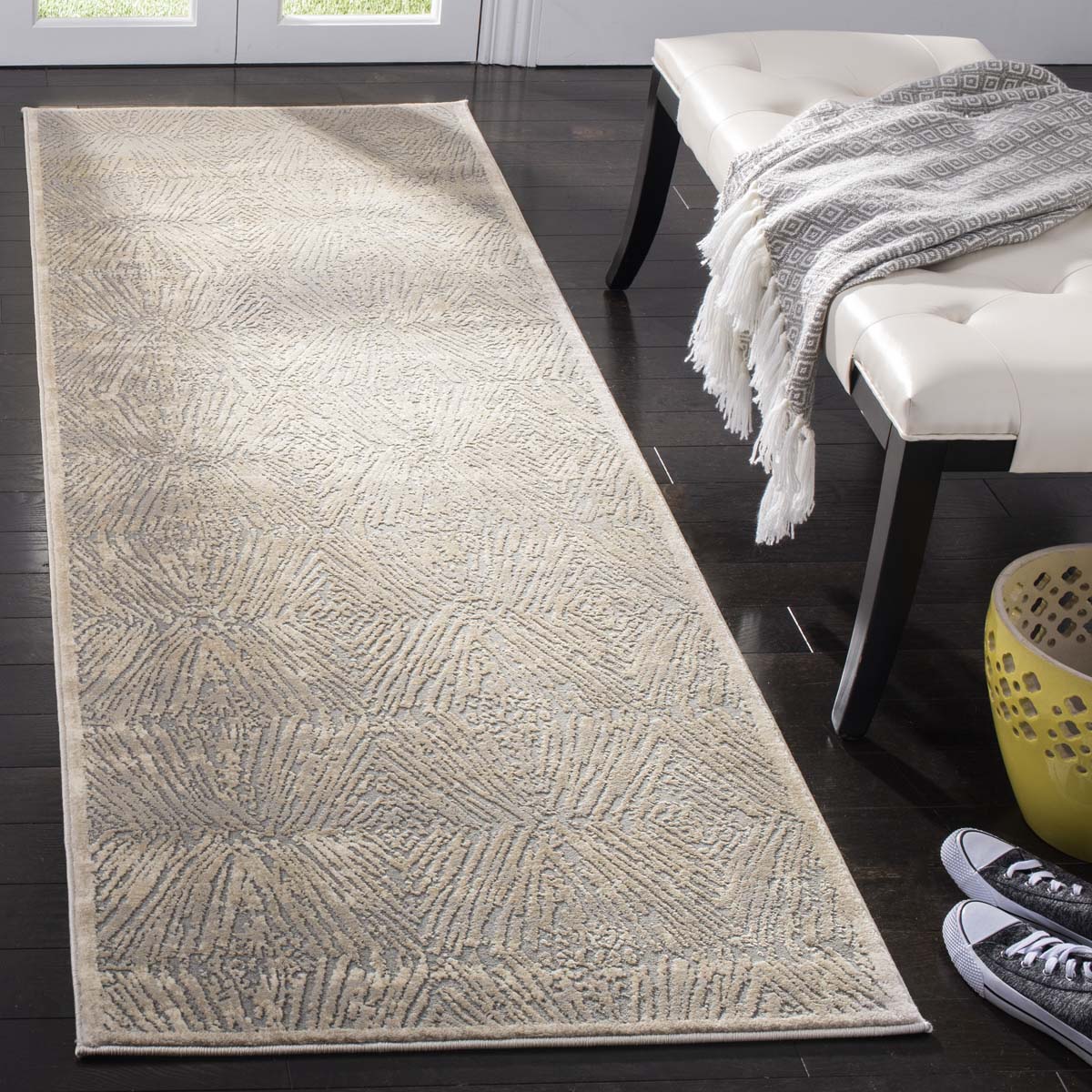 Safavieh Meadow 319 Rug, MDW319 - Ivory / Grey