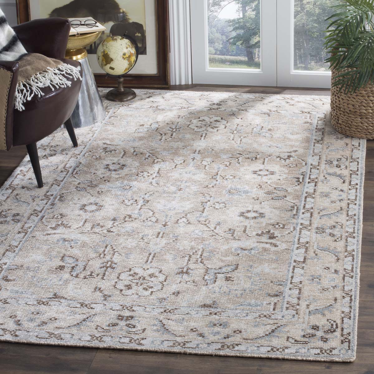 Safavieh Maharaja 414 Rug, MHJ414 - Beige / Ivory