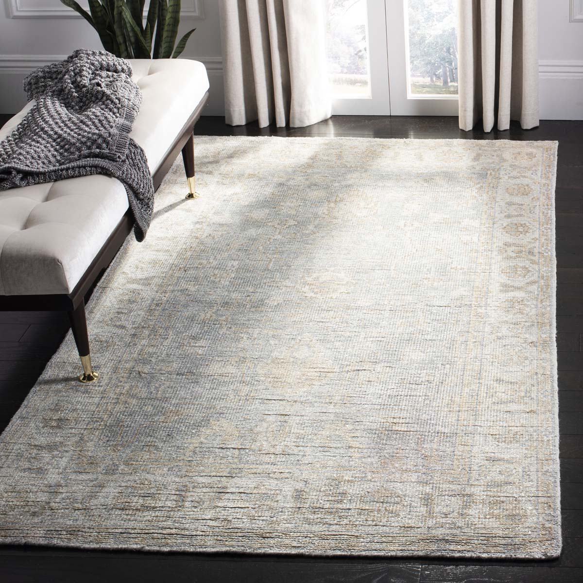 Safavieh Maharaja 415 Rug, MHJ415 - Light Blue / Ivory