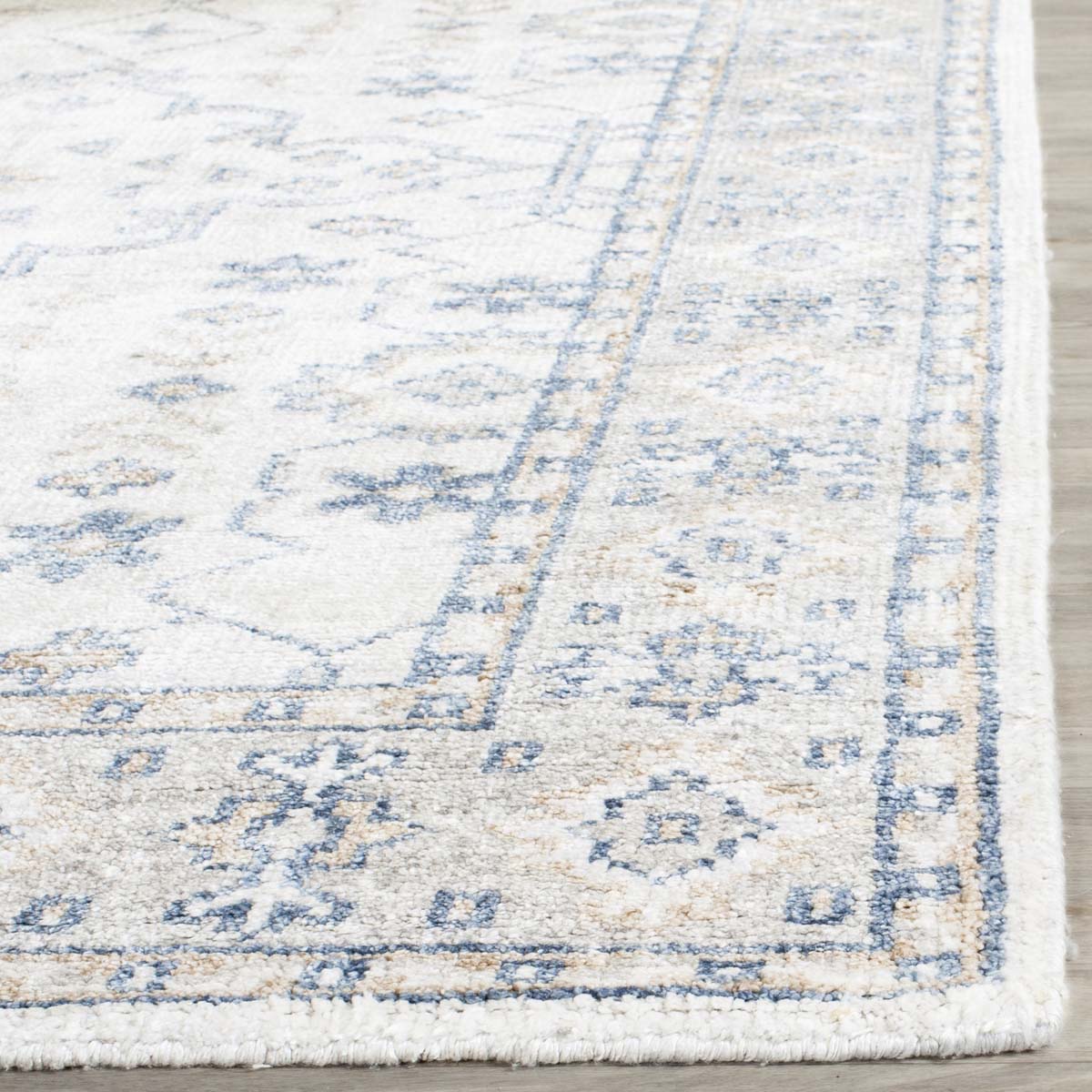 Safavieh Maharaja 441 Rug, MHJ441 - Ivory / Blue