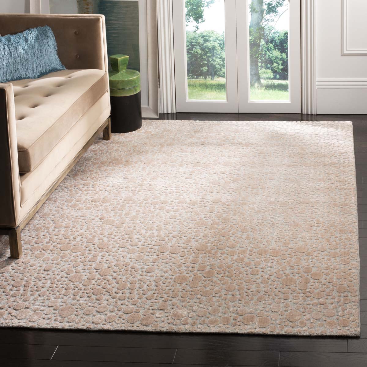 Safavieh Mirage 680 Rug, MIR680 - Beige / Silver