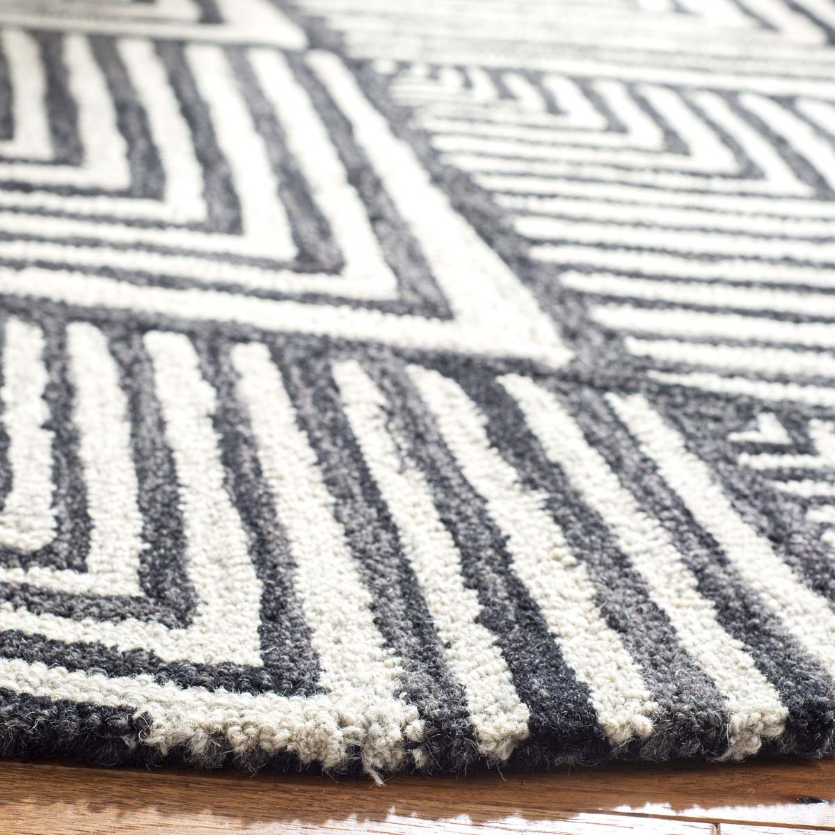 Safavieh Micro-Loop 151 Rug, MLP151 - Charcoal / Ivory