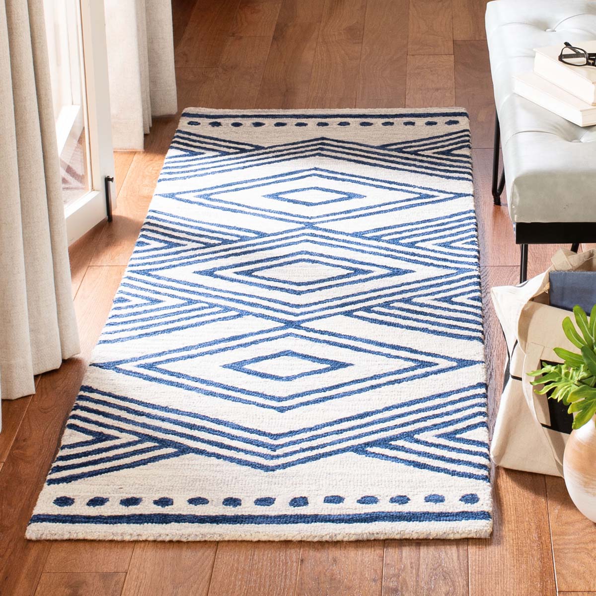 Safavieh Micro-Loop 156 Rug, MLP156 - Ivory / Navy