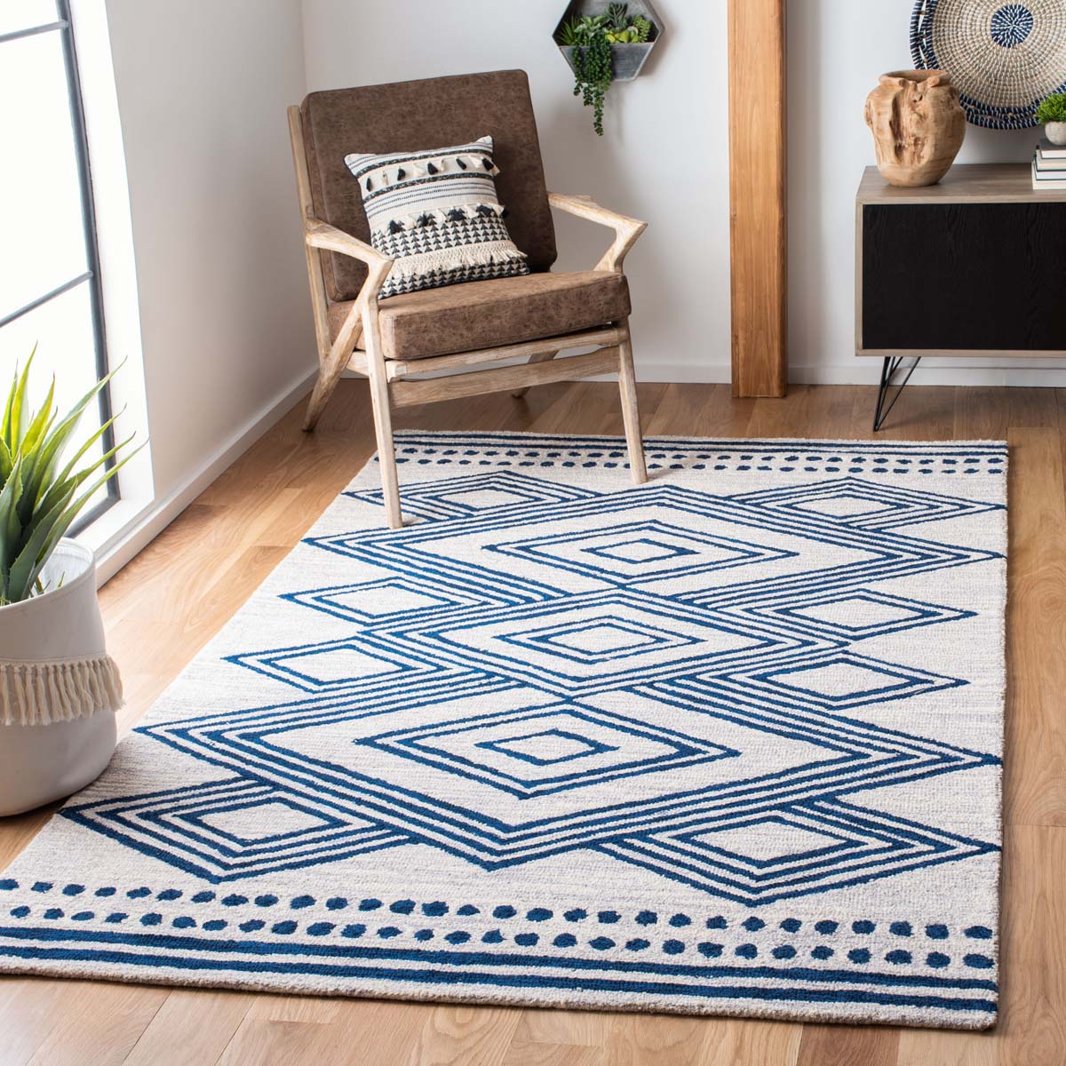 Safavieh Micro-Loop 156 Rug, MLP156 - Ivory / Navy