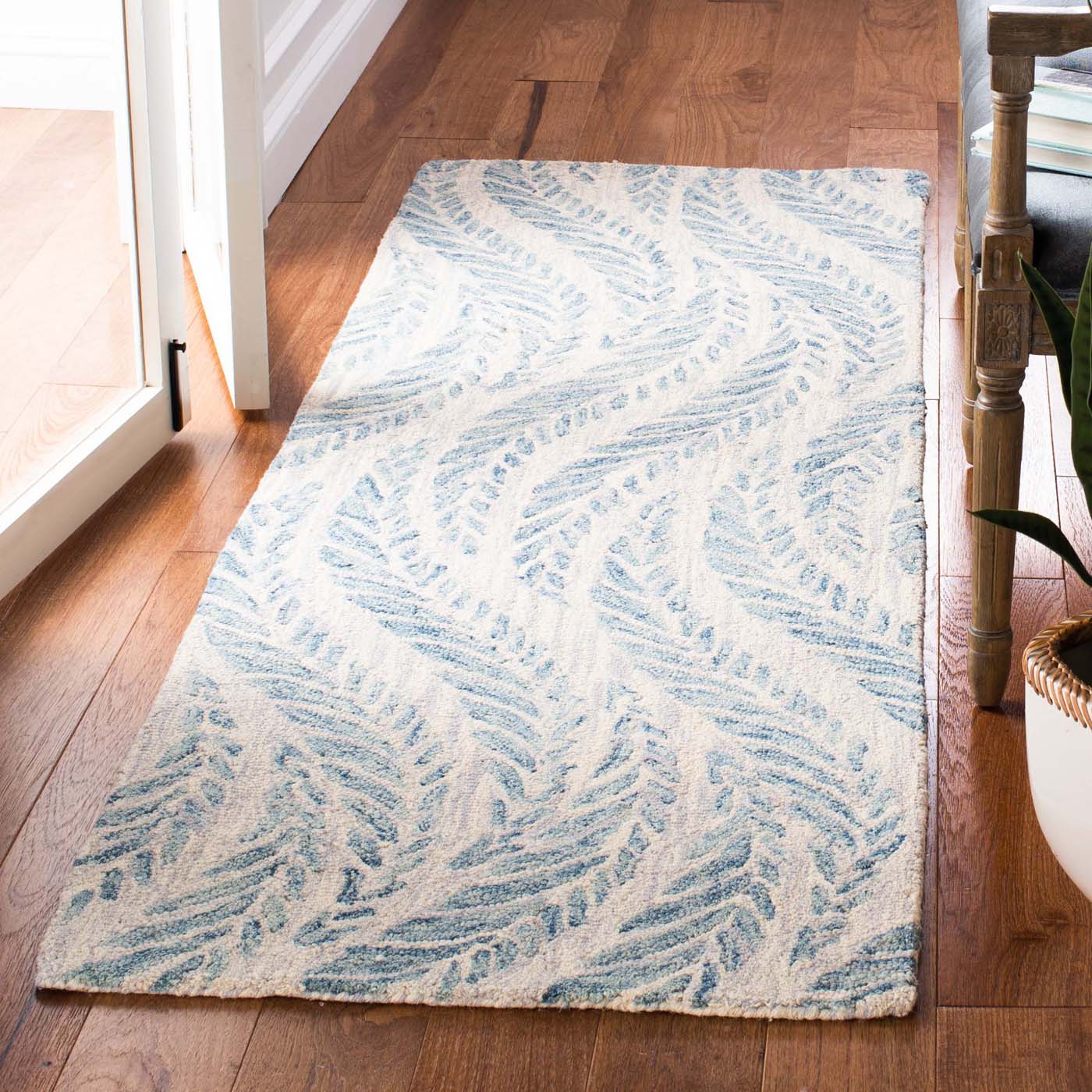 Safavieh Micro-Loop 170 Rug, MLP170 - Ivory / Blue