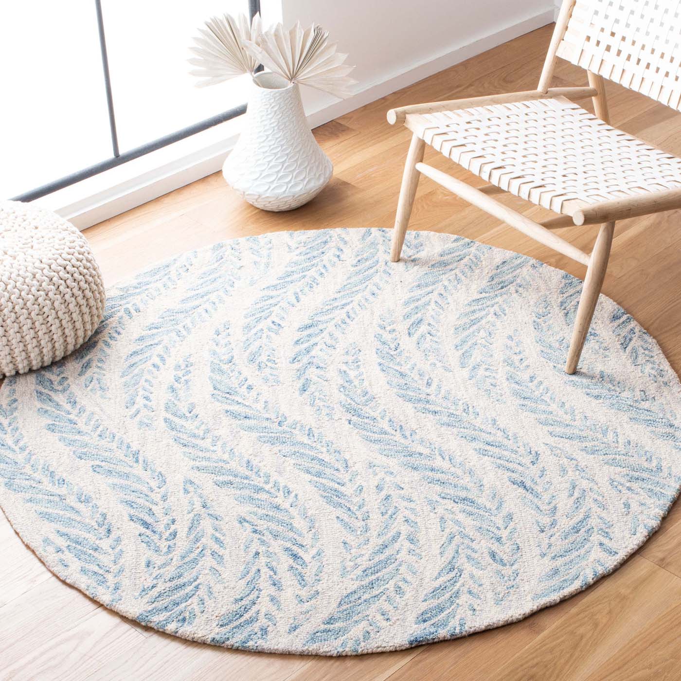 Safavieh Micro-Loop 170 Rug, MLP170 - Ivory / Blue