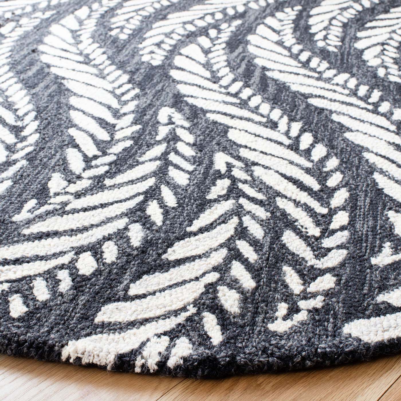 Safavieh Micro-Loop 170 Rug, MLP170 - Charcoal / Ivory