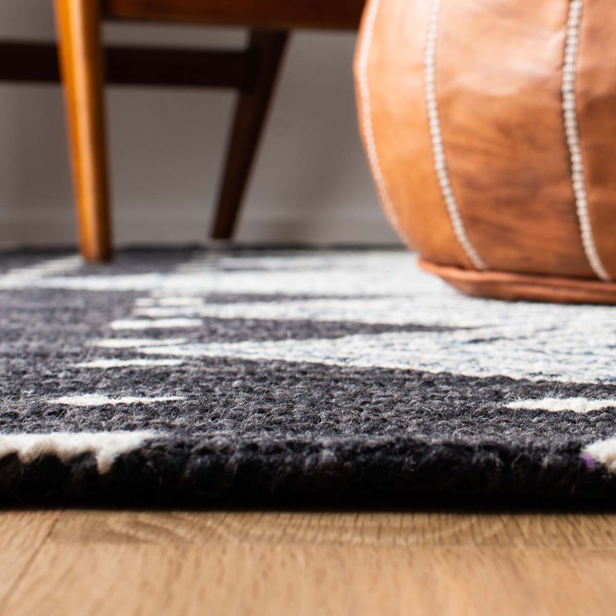 Safavieh Micro-Loop 171 Rug, MLP171 - Charcoal / Ivory