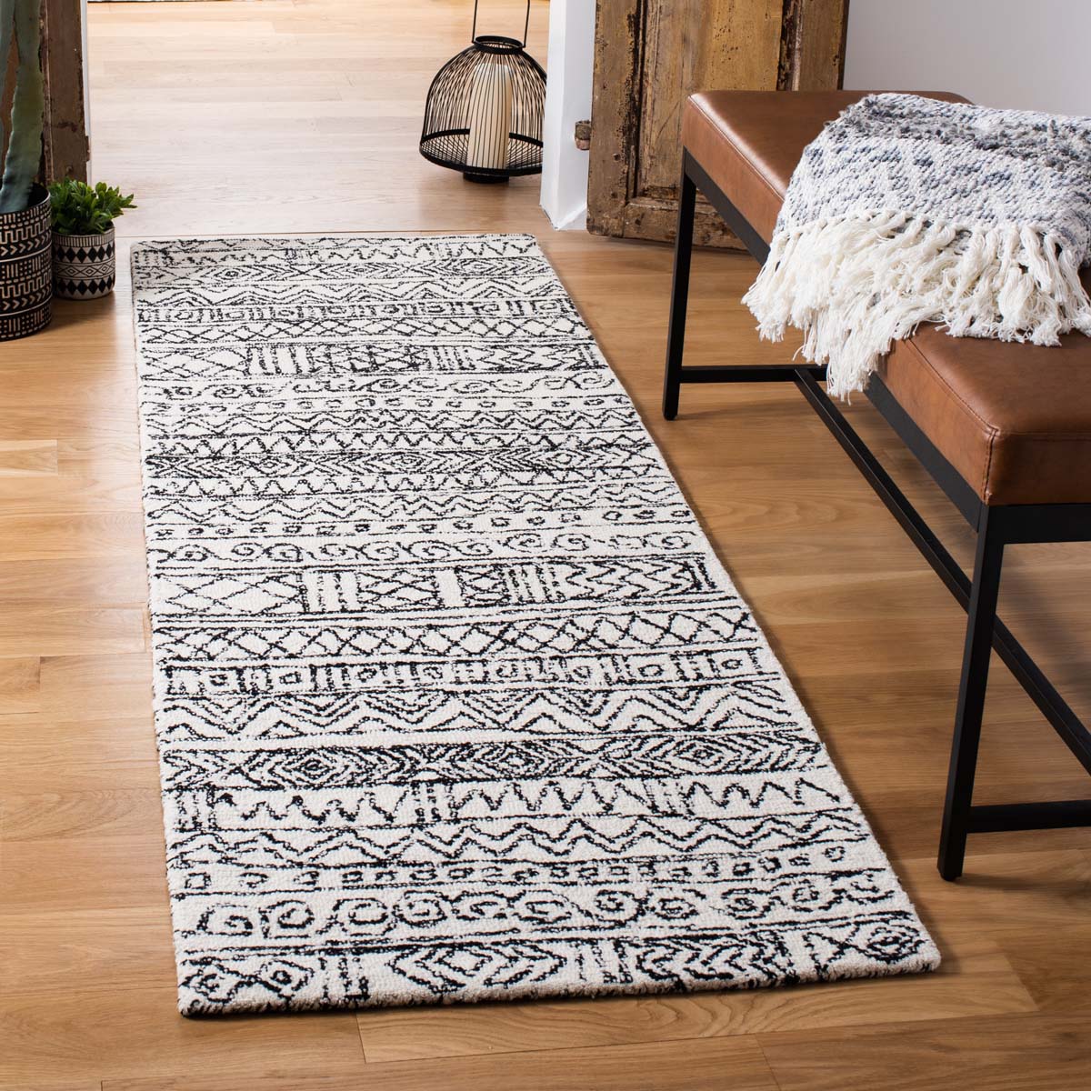 Safavieh Micro-Loop 228 Rug, MLP228 - Ivory / Black