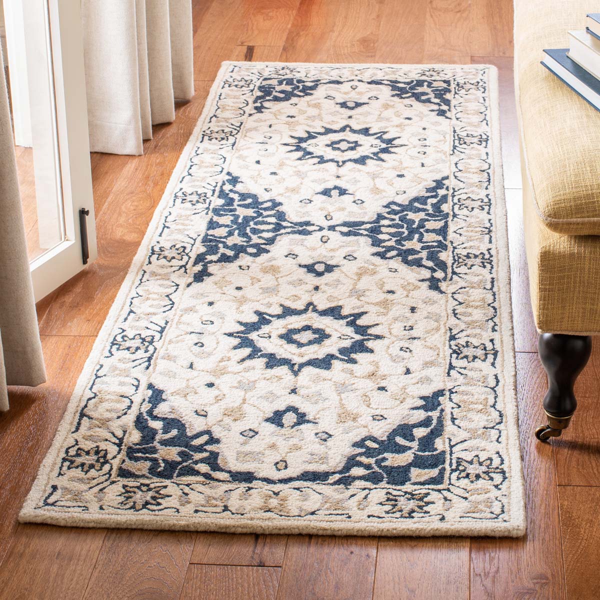 Safavieh Micro-Loop 508 Rug, MLP508 - Ivory / Navy