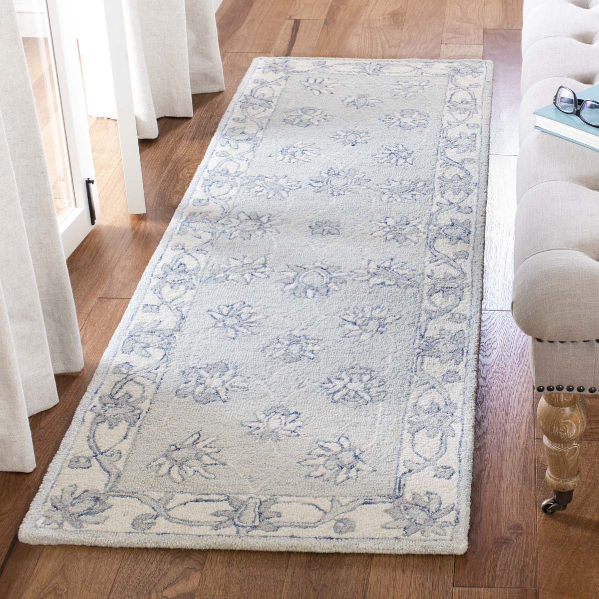 Safavieh Micro-Loop 536 Rug, MLP536 - Light Blue / Ivory